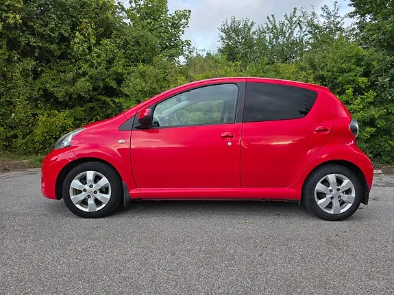 Toyota Aygo 2013 photo 3