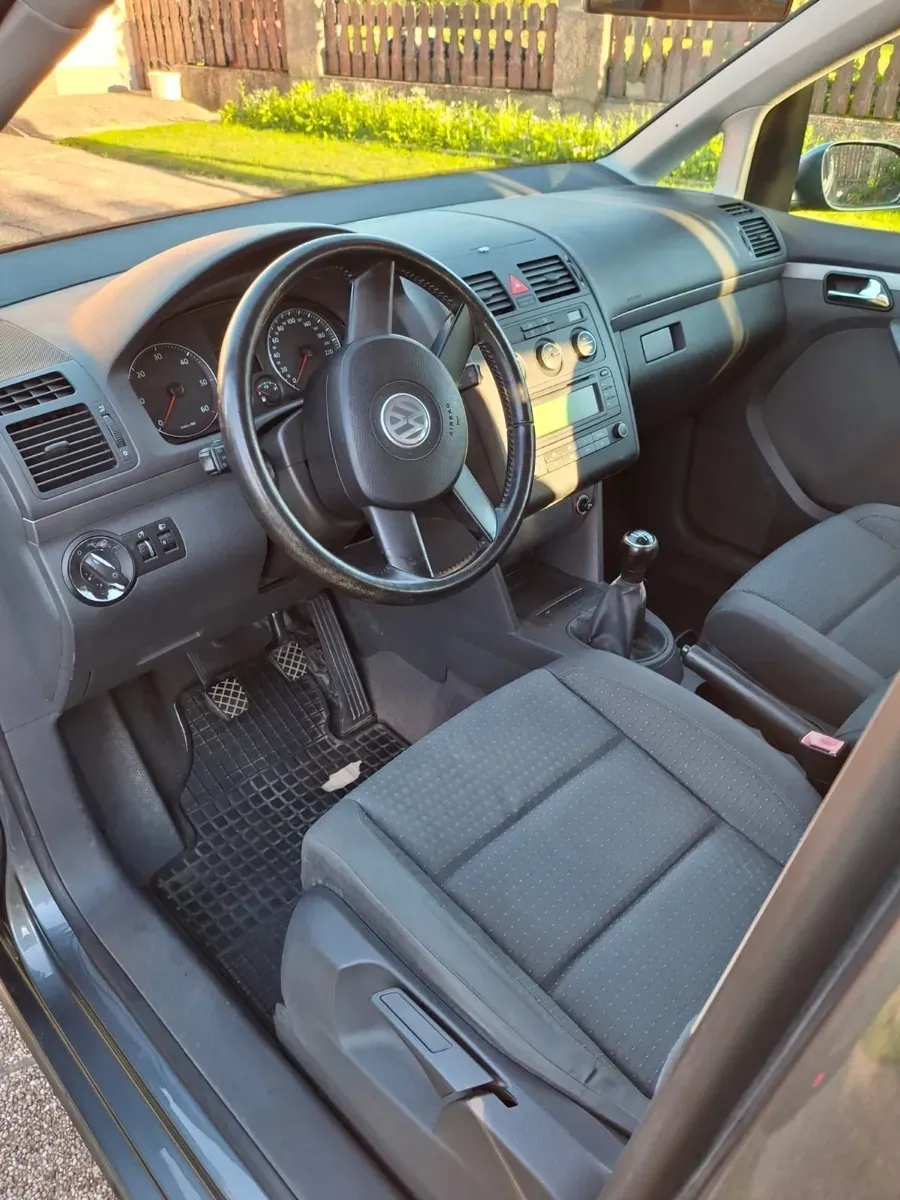 Volkswagen Touran 2003 photo 3