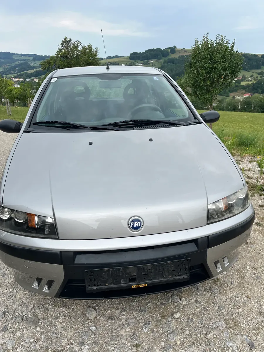 Fiat Punto 2001 photo 2
