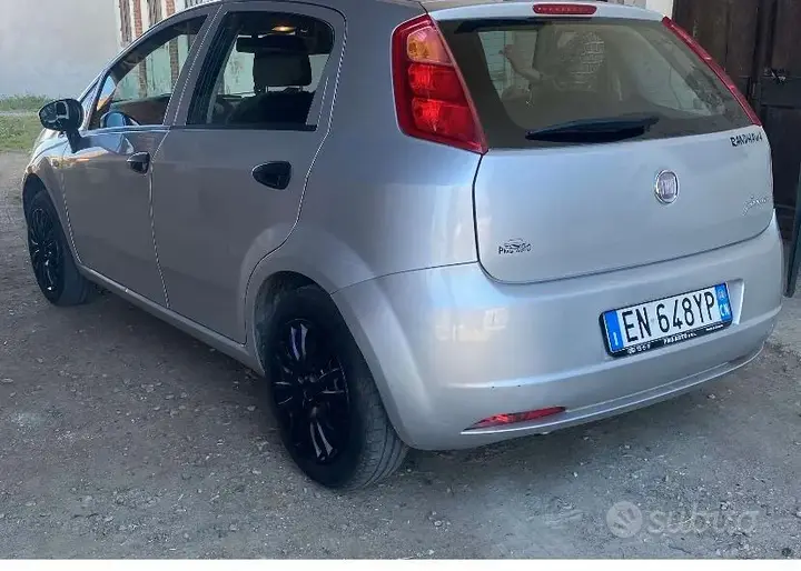 Fiat Grande Punto 2012 photo 5