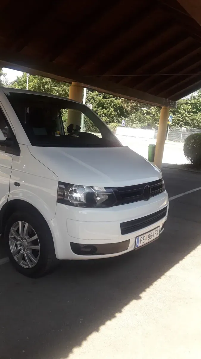 Volkswagen T5 2013 photo 2