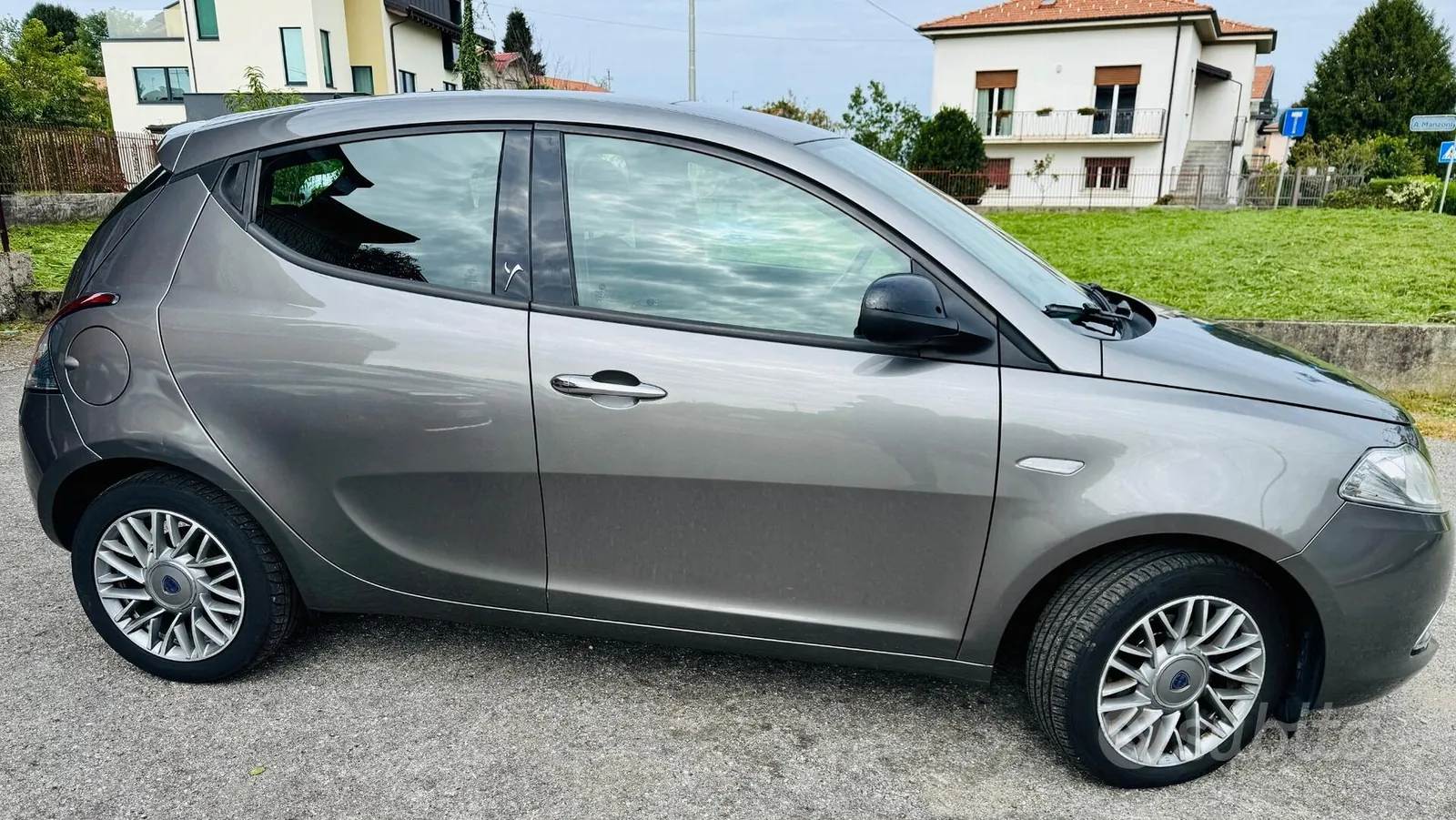 Lancia Ypsilon 2012 photo 4