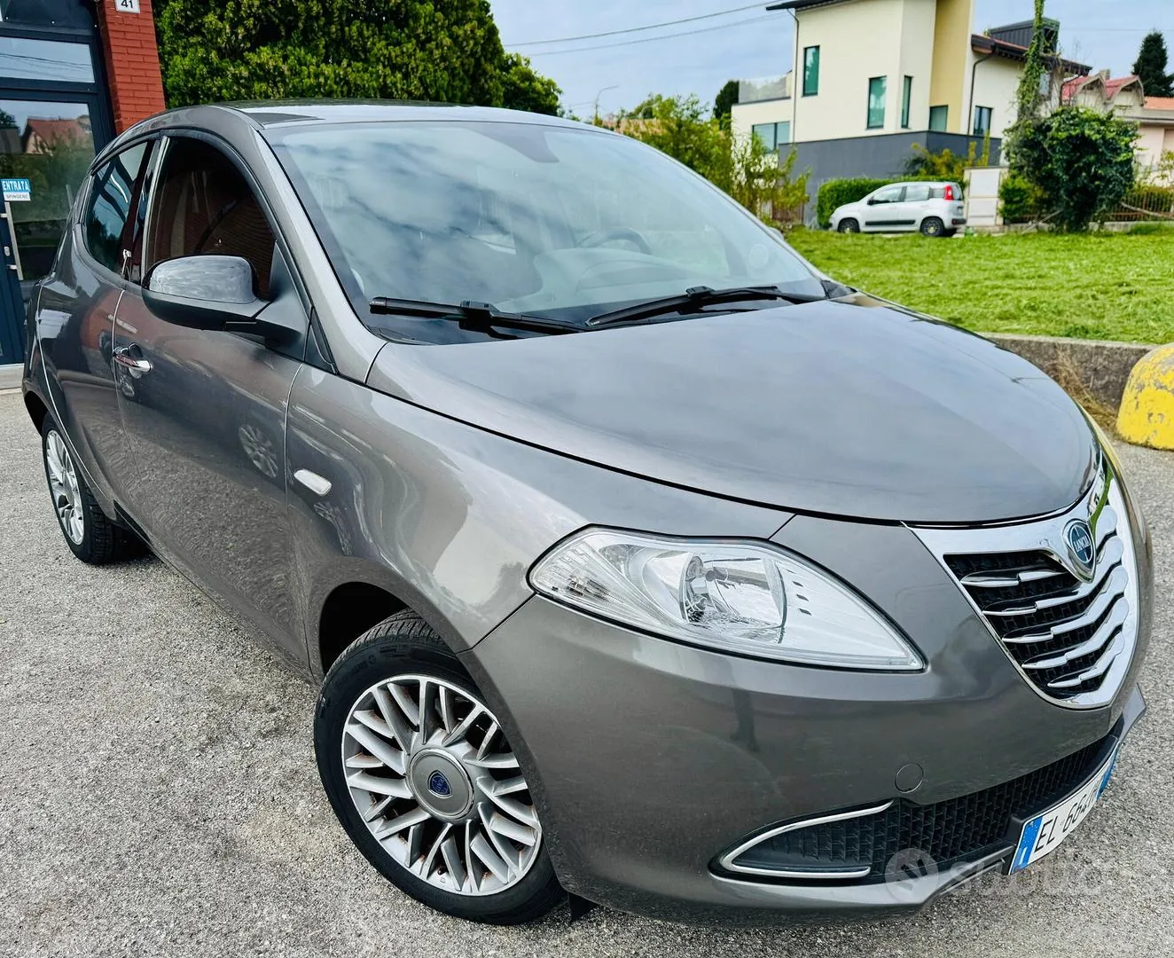 Lancia Ypsilon 2012 photo 2