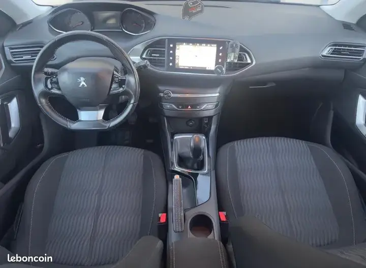Peugeot 308 2015 photo 3