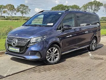 Mercedes-Benz Eqv 300 2024 photo 3