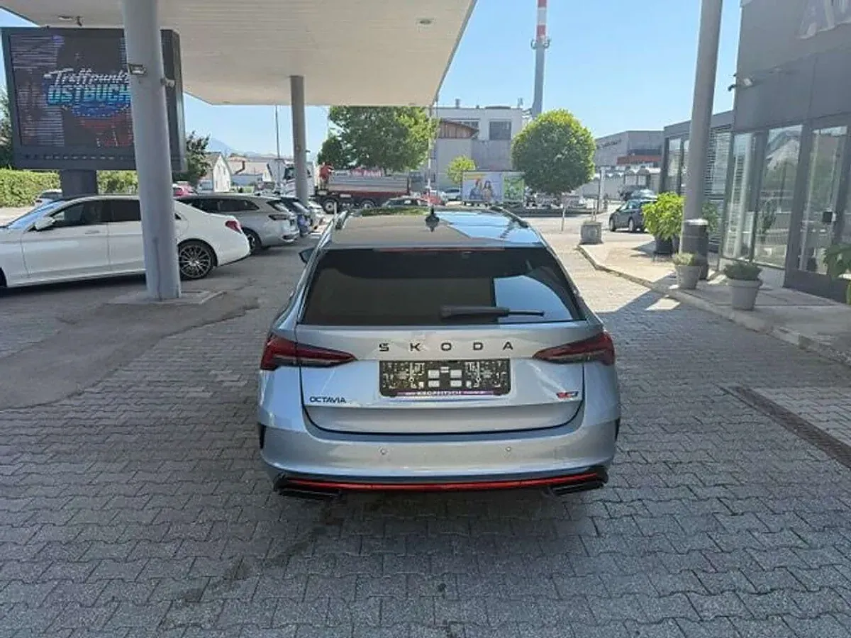Skoda Octavia 2026 photo 2