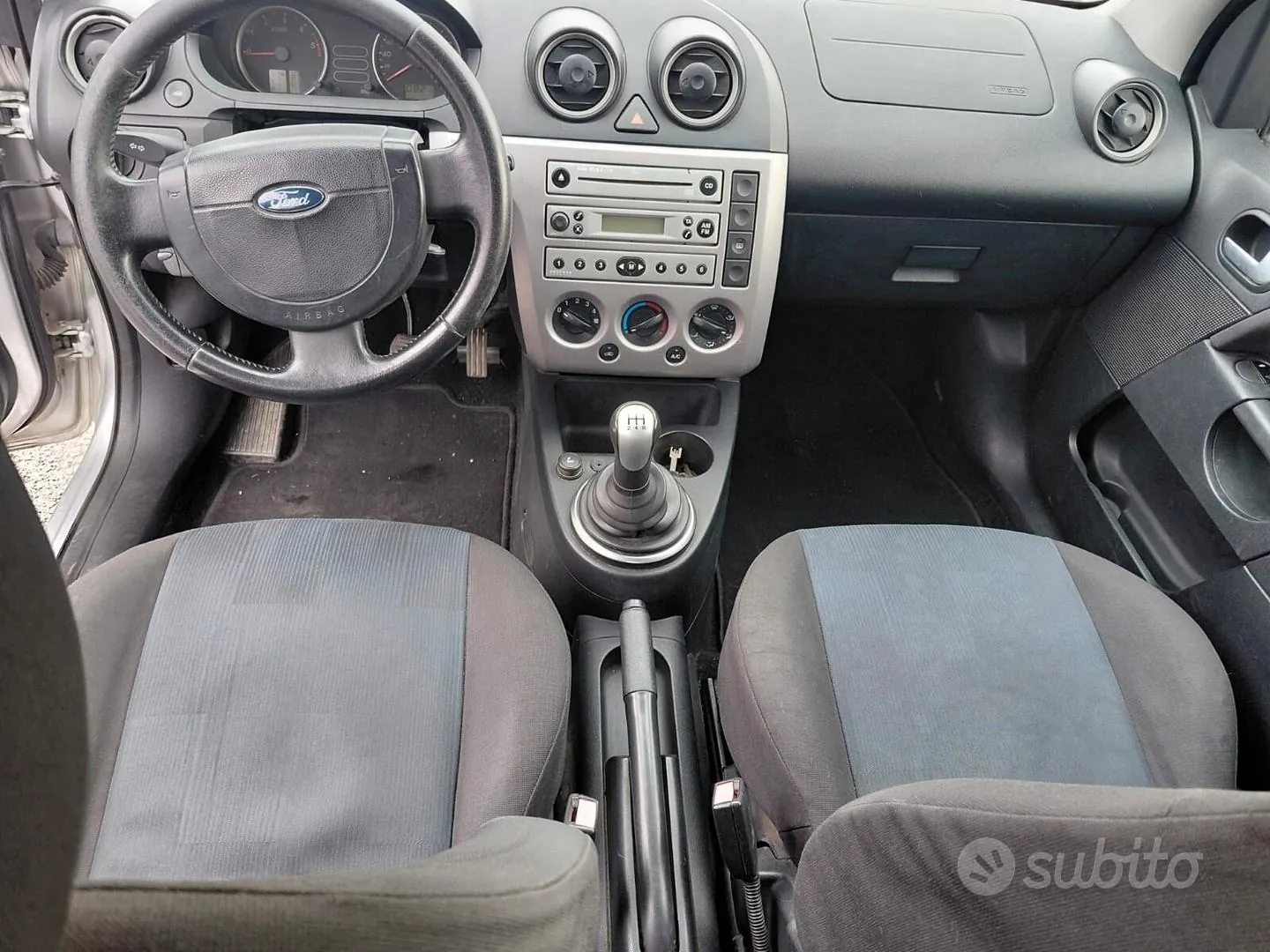 Ford Fiesta 2005 photo 4