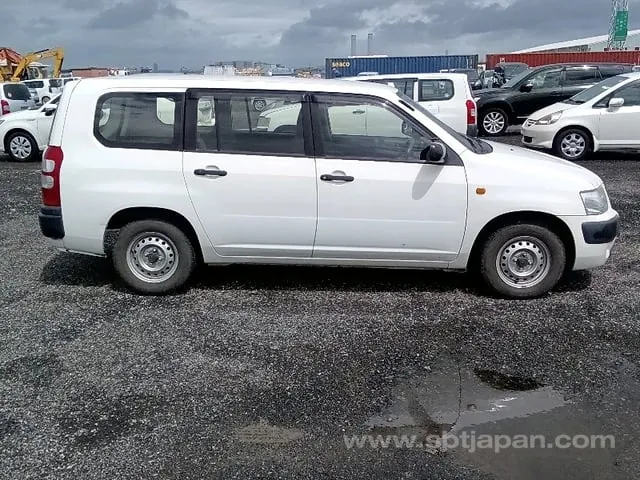 Toyota Succeed 2010 photo 5