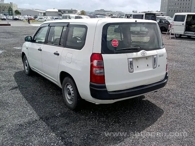 Toyota Succeed 2010 photo 3