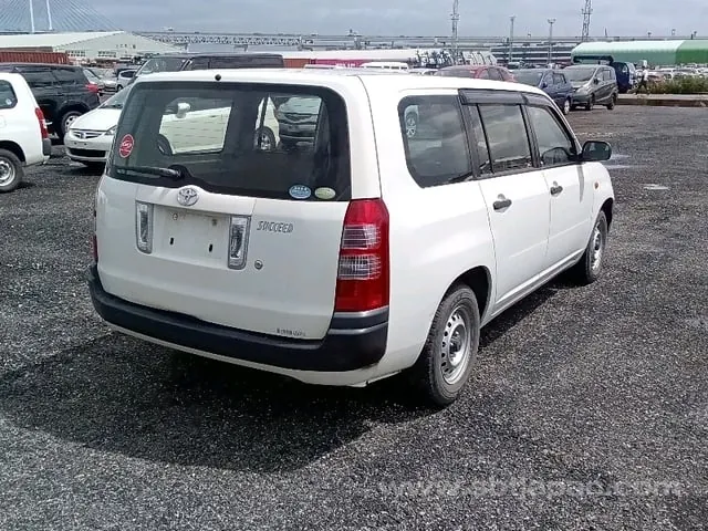 Toyota Succeed 2010 photo 4