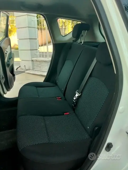 Nissan Note 2014 photo 5