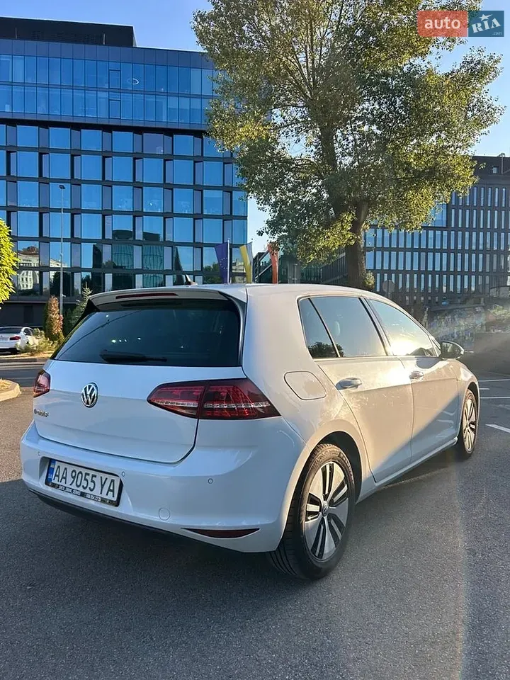Volkswagen E-Golf 2016 photo 4