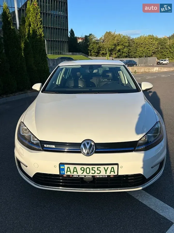 Volkswagen E-Golf 2016 photo 2