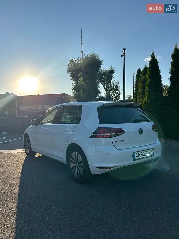 Volkswagen E-Golf 2016 photo 5