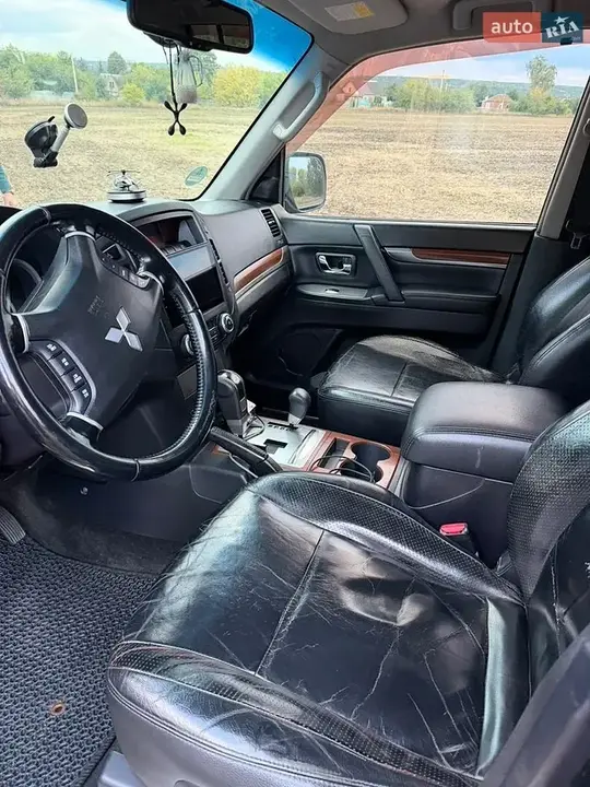 Mitsubishi Pajero Wagon 2008 photo 4