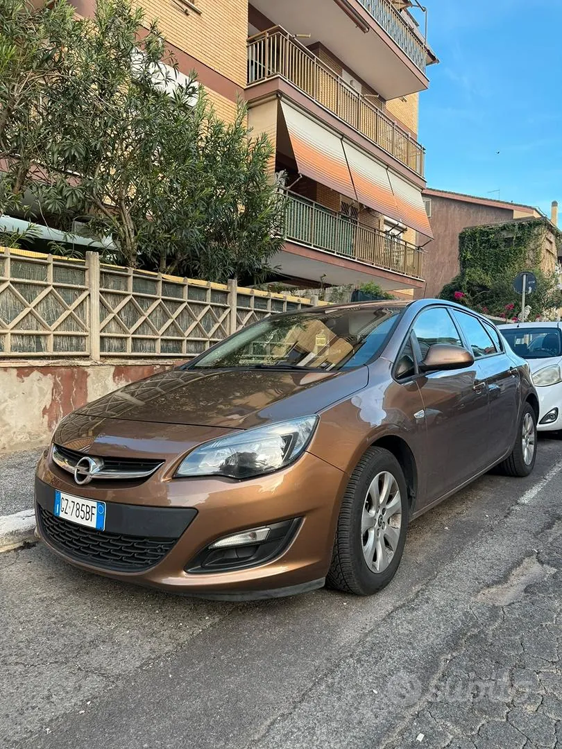 Opel Astra J 2015 photo 2