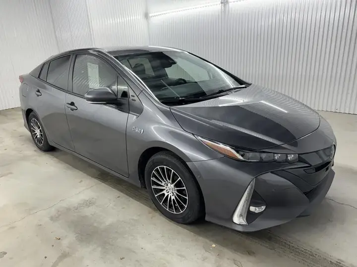 Toyota Prius Prime 2022 photo 5