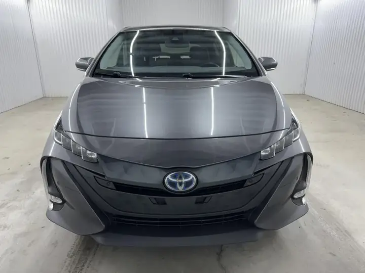 Toyota Prius Prime 2022 photo 3