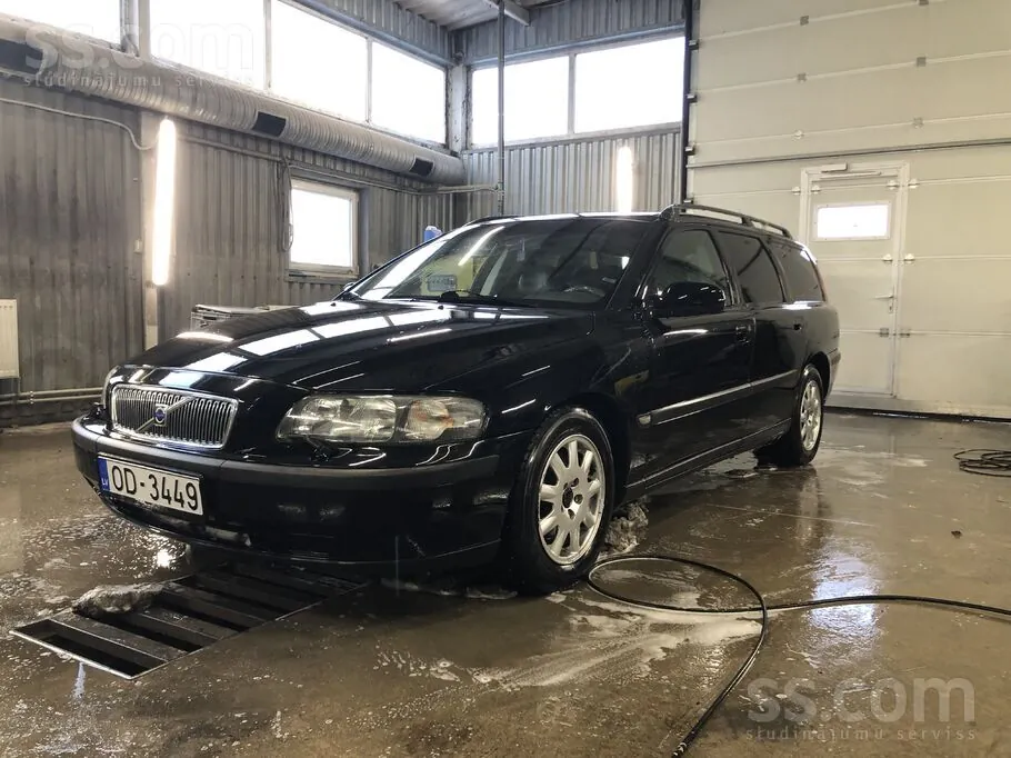 Volvo V70 2002 photo 2