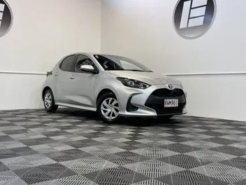 Toyota Yaris 2022 photo 2