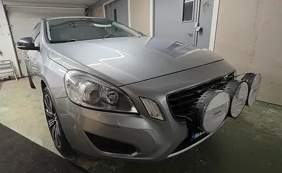 Volvo V60 2013 photo 2