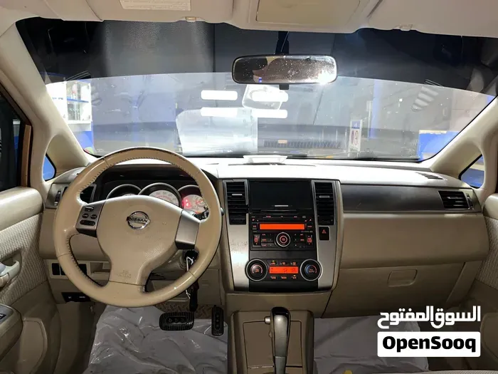 Nissan Tiida 2009 photo 4