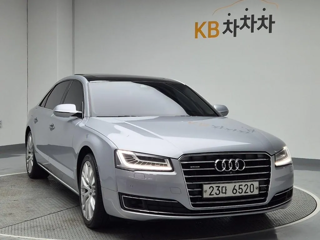 Audi A8 2015 photo 4