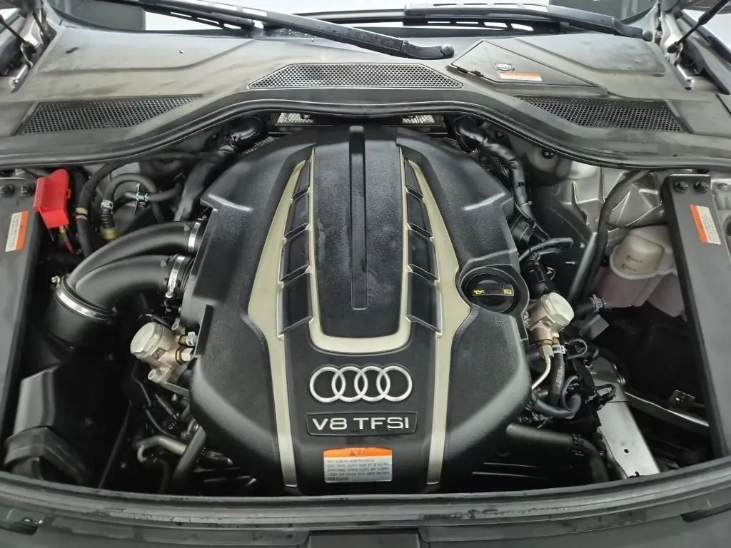 Audi A8 2015 photo 5