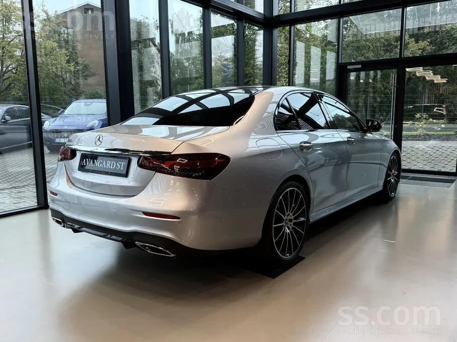 Mercedes-Benz E220 2022 photo 3