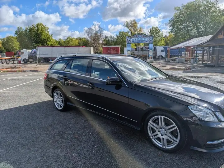 Mercedes-Benz E-Class 2012 photo 5