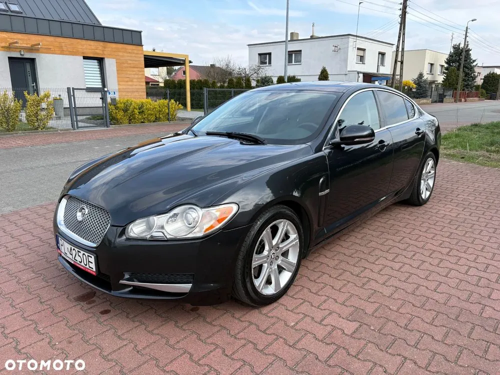 Jaguar Xf 2011 photo 2