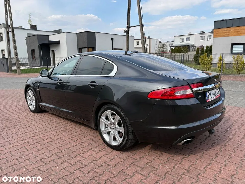 Jaguar Xf 2011 photo 3