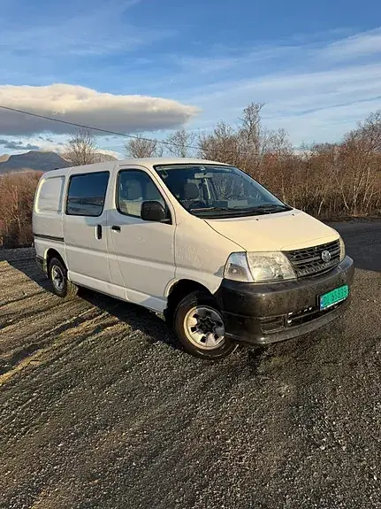 Toyota Hiace 2007 photo 2