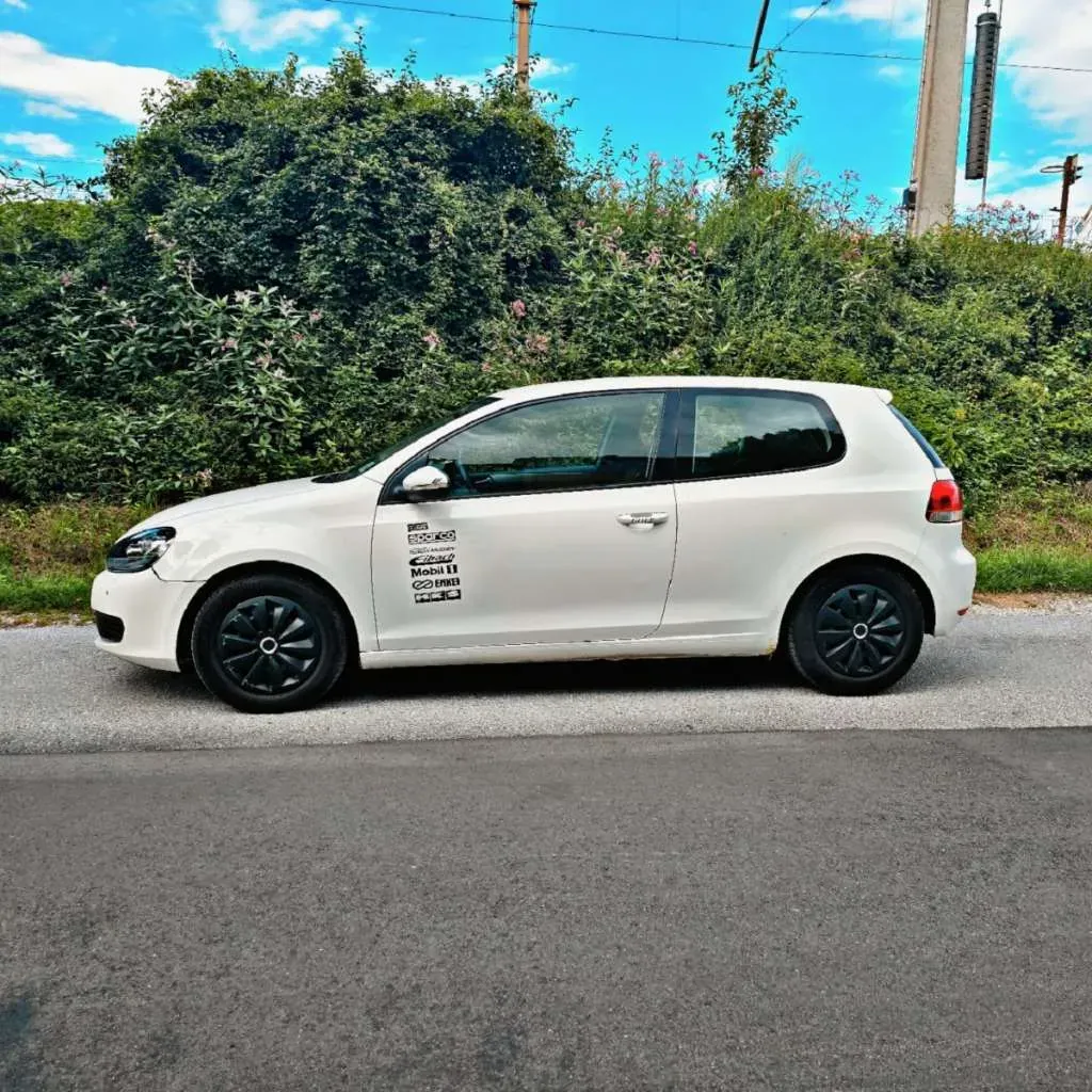 Volkswagen Golf 2009 photo 3