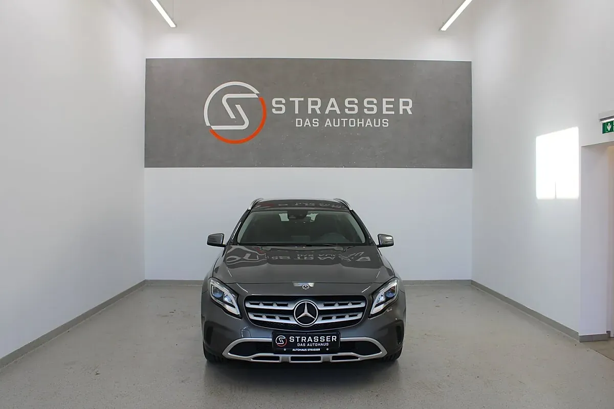 Mercedes-Benz Gla 2017 photo 2