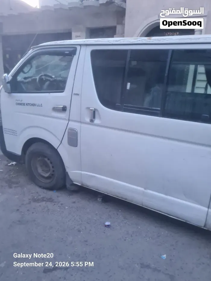 Toyota Hiace 2009 photo 3