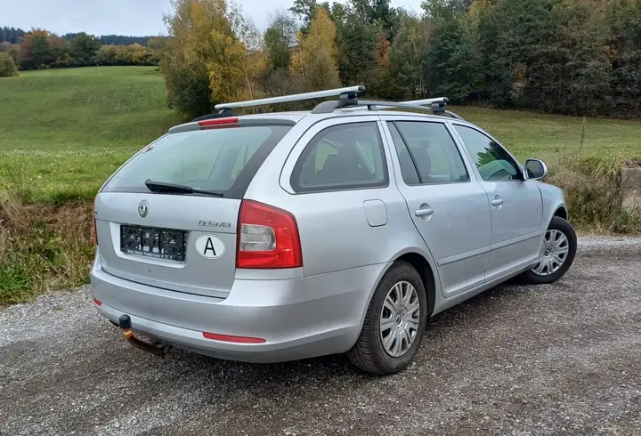 Skoda Octavia 2009 photo 3