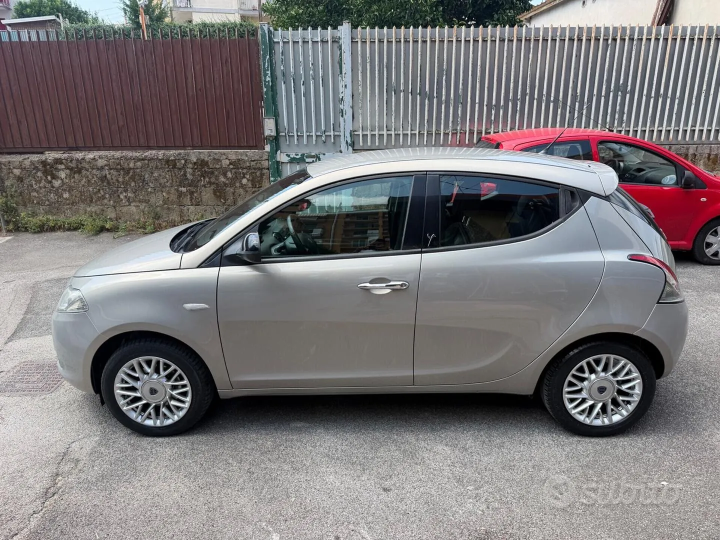 Lancia Ypsilon 2013 photo 2