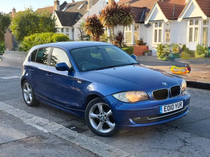 BMW 1 Series 2010 photo 2