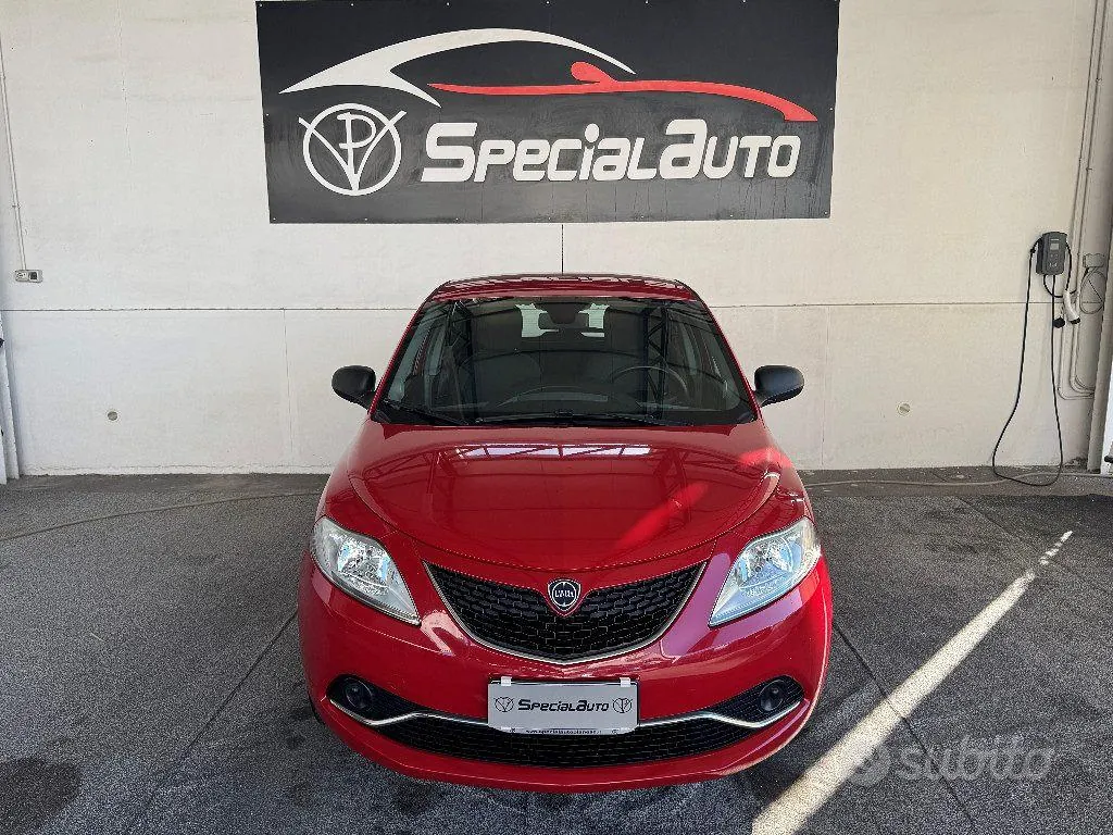 Lancia Ypsilon