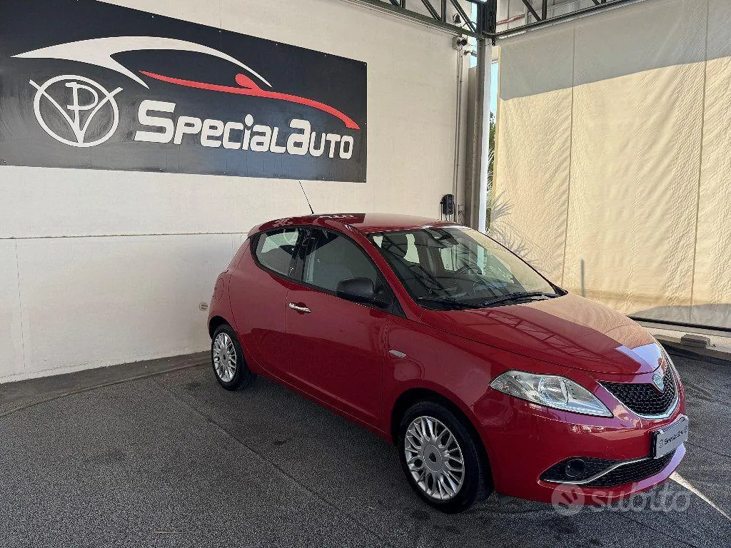 Lancia Ypsilon 2016 photo 2