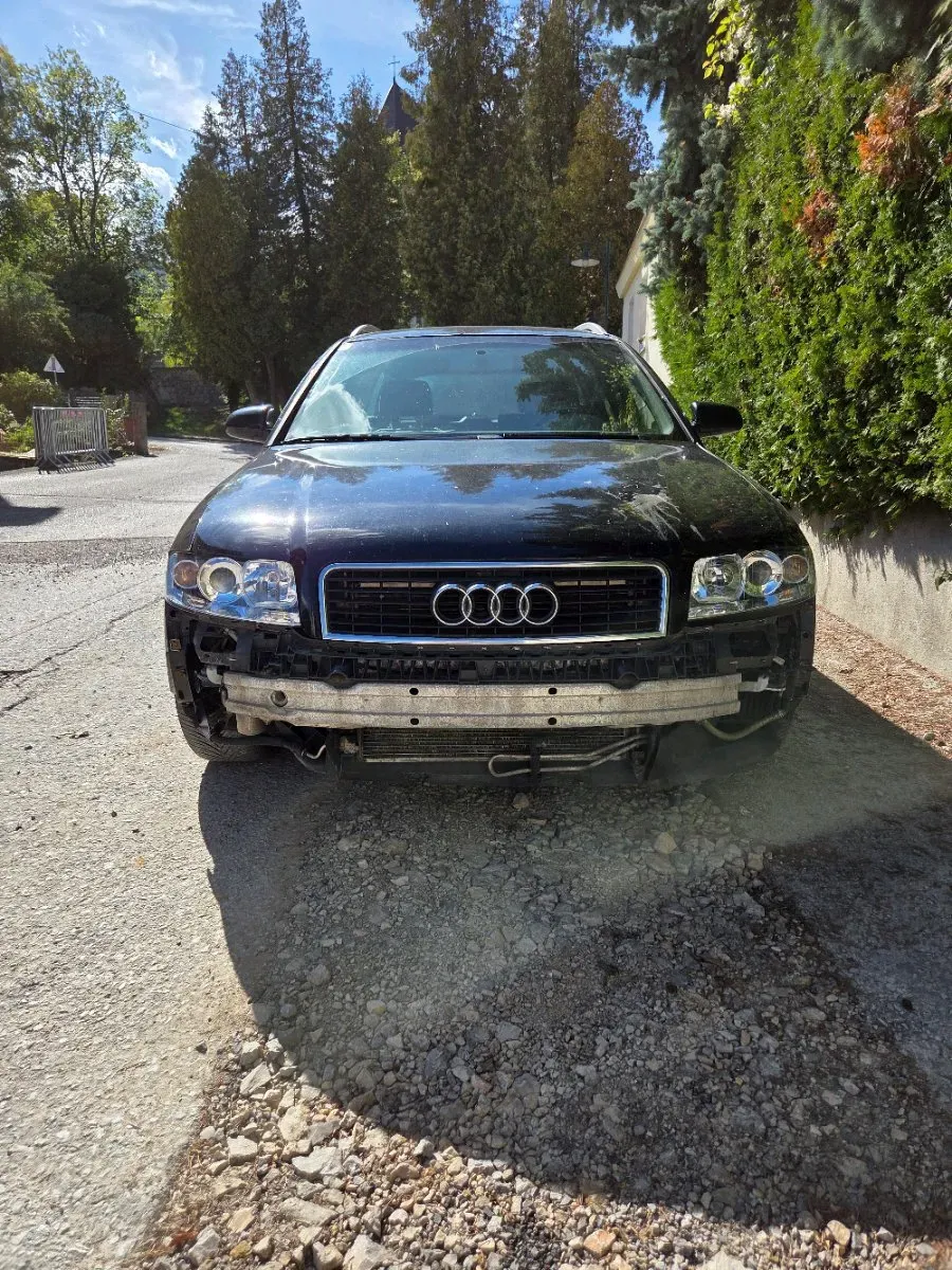 Audi A4 2003 photo 2