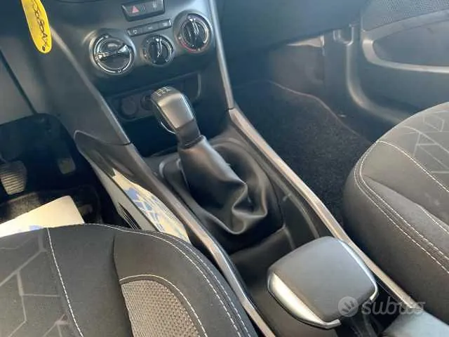 Peugeot 2008 2017 photo 2