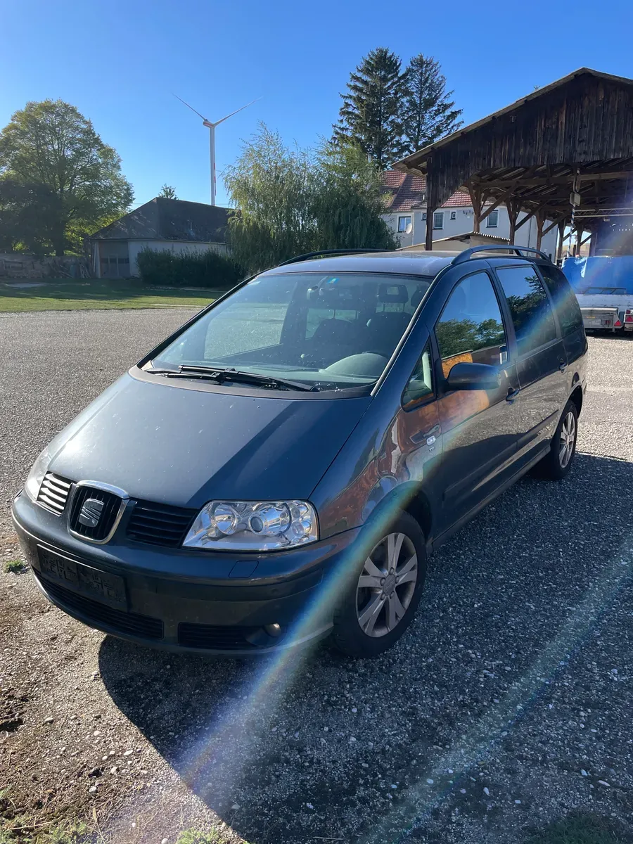 Seat Alhambra 2007 photo 2