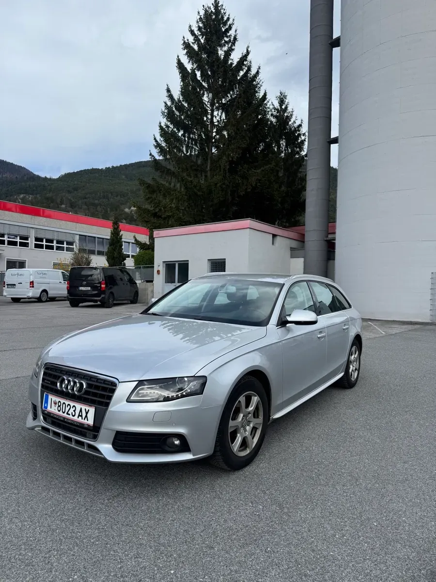 Audi A4 2011 photo 3