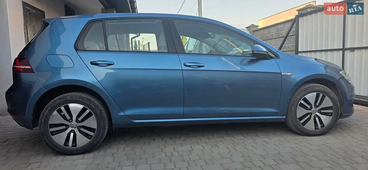 Volkswagen E-Golf 2015 photo 2