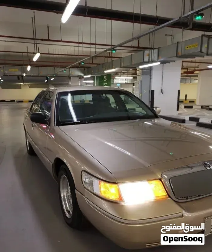 Ford Crown Victoria