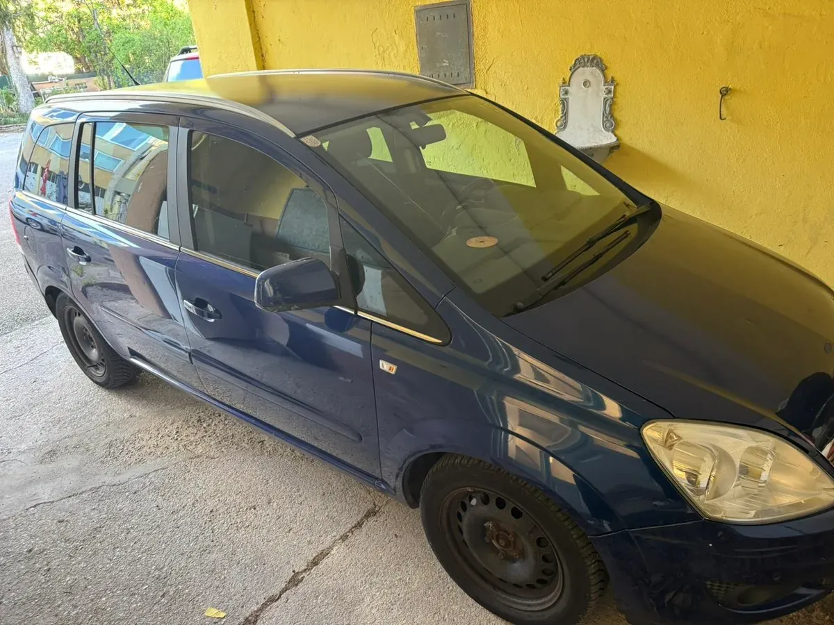 Opel Zafira 2009 photo 2