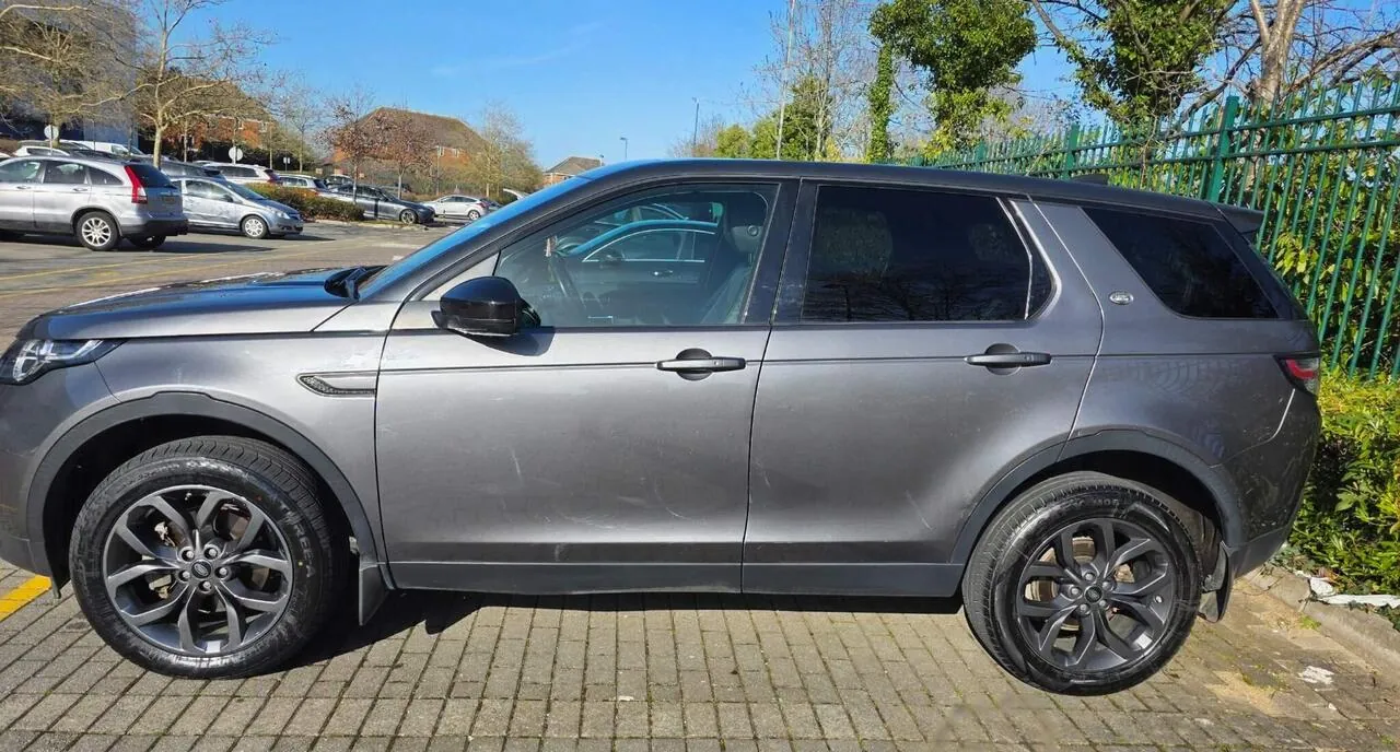 Land Rover Discovery Sport 2018 photo 3