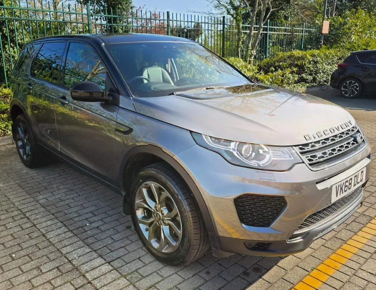 Land Rover Discovery Sport 2018 photo 4